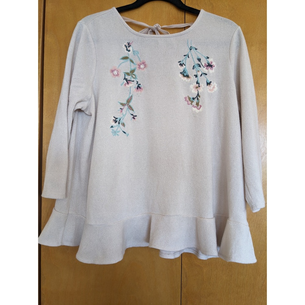 Laura Conrad Floral Embroidered Peplum Tie Back Knit Top Oatmeal  3/4 Sleeve L